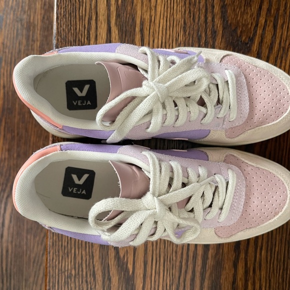 Veja Women's Sneakers in Pink and Purple - Picture 2 of 6